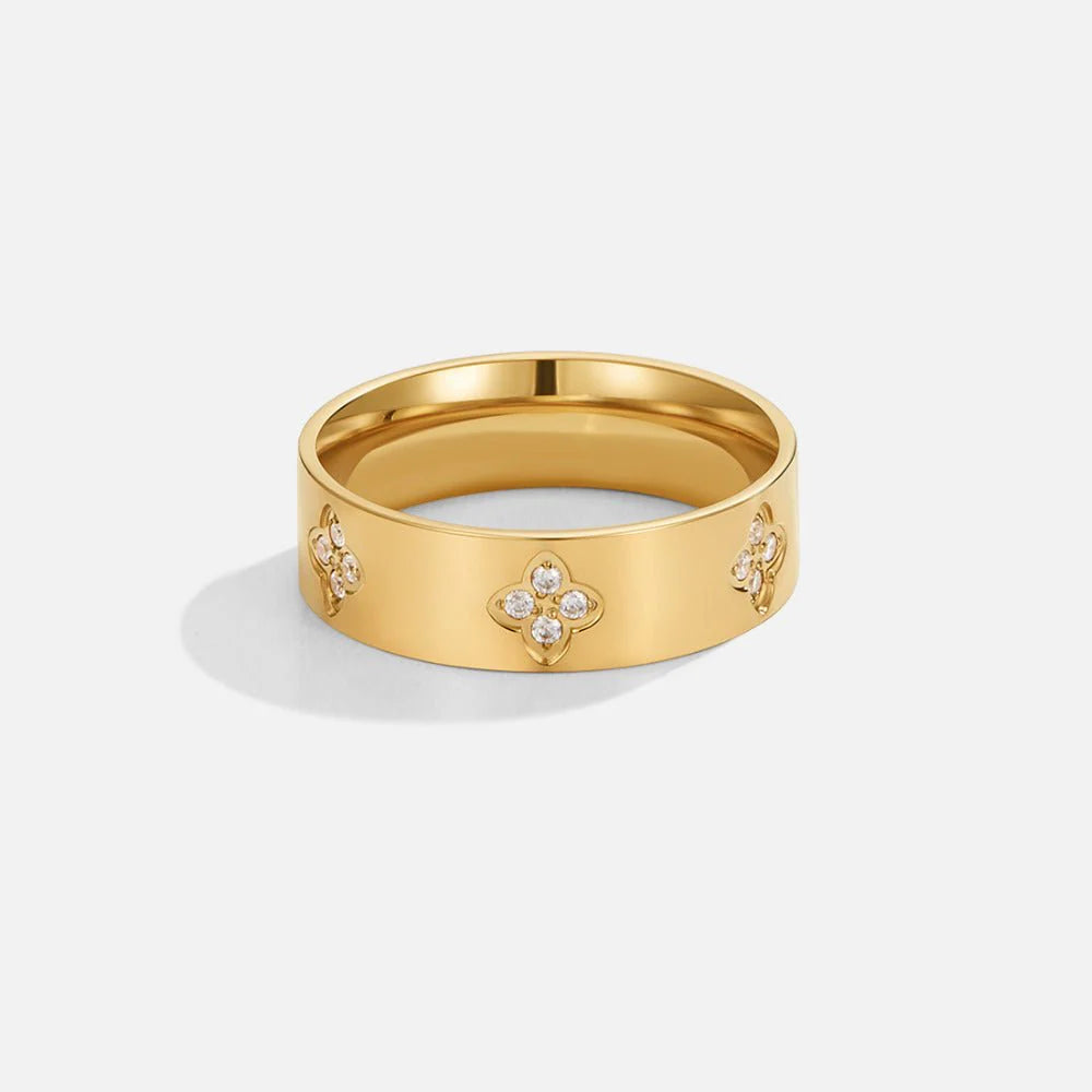 Clover Band Ring with Gold and Crystal